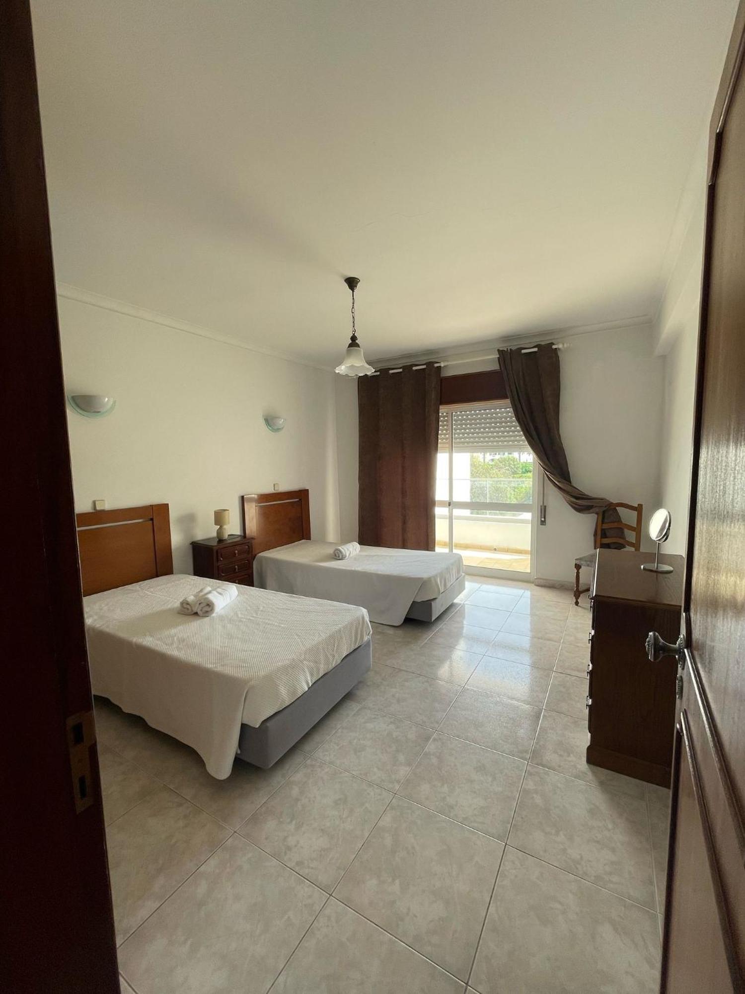 Apartamento T1 Todo Equipado Αλμπουφέιρα Εξωτερικό φωτογραφία