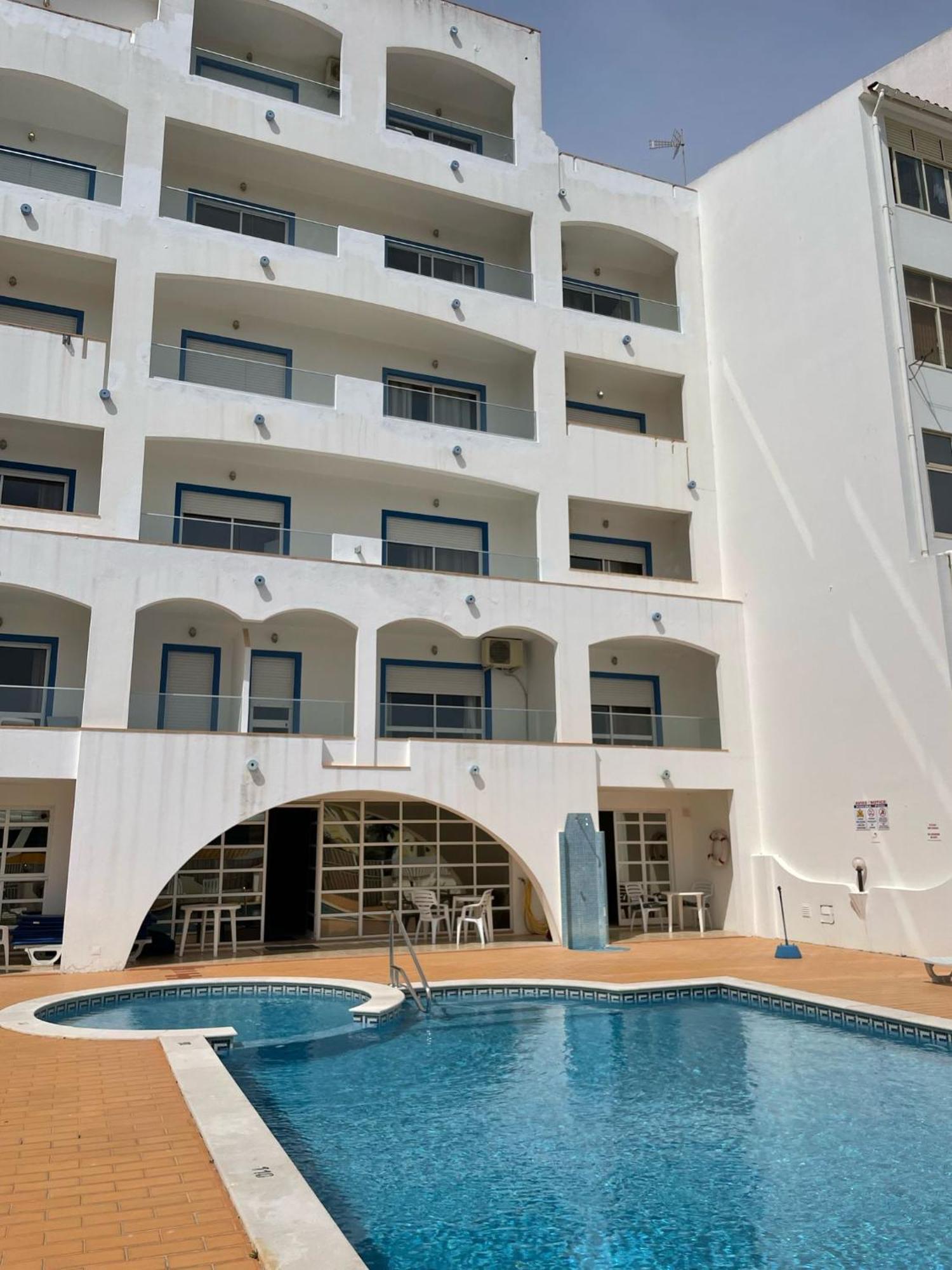 Apartamento T1 Todo Equipado Αλμπουφέιρα Εξωτερικό φωτογραφία